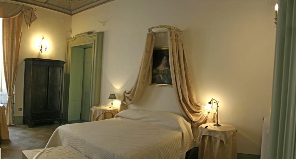 A Palazzo Fermo